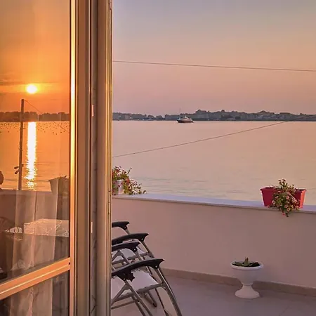 Beautiful In Siracusa With Kitchen Holiday home *