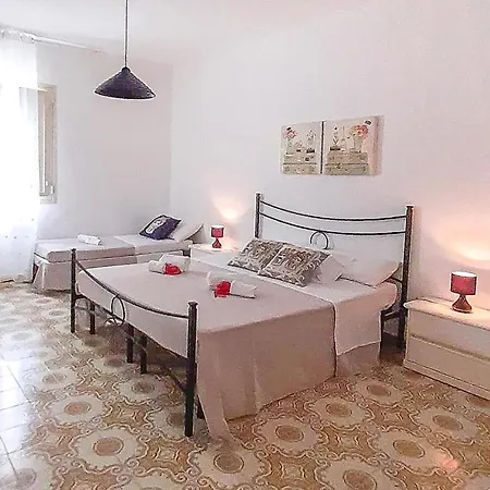 Beautiful In Siracusa With Kitchen 度假居